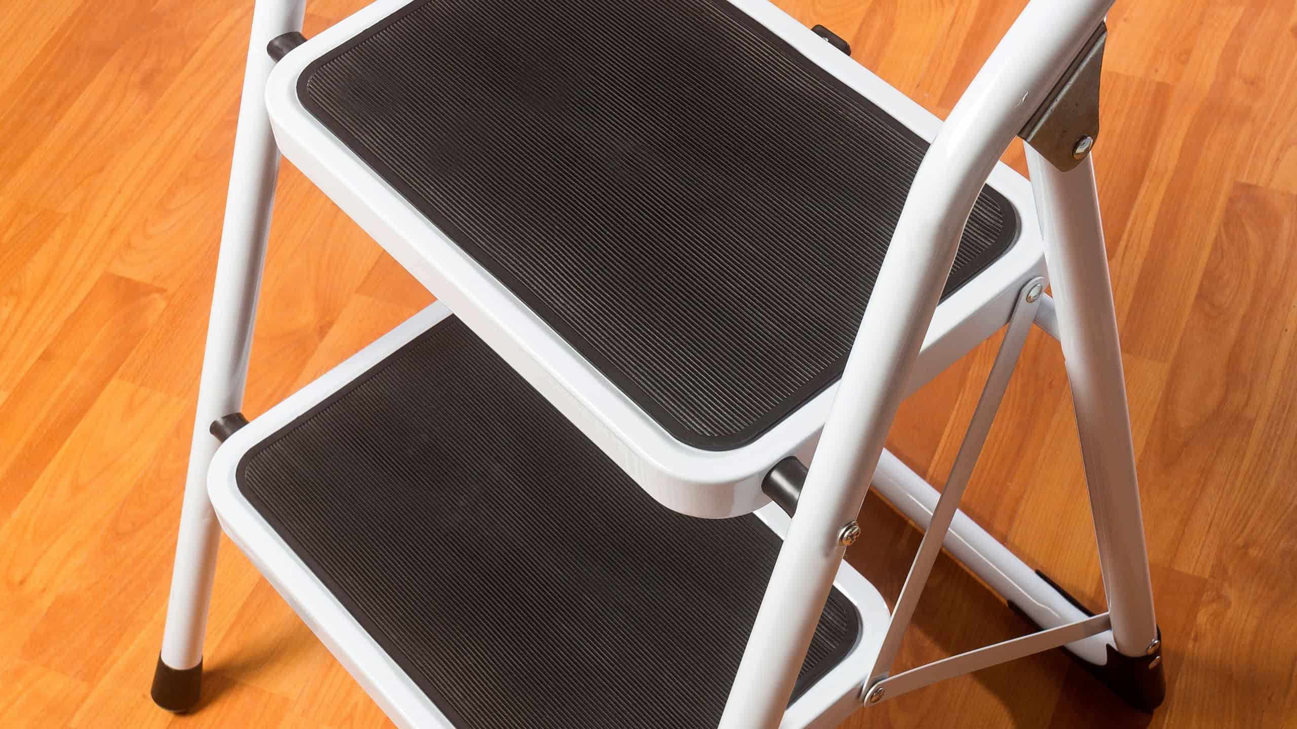 Two steps metal ladder