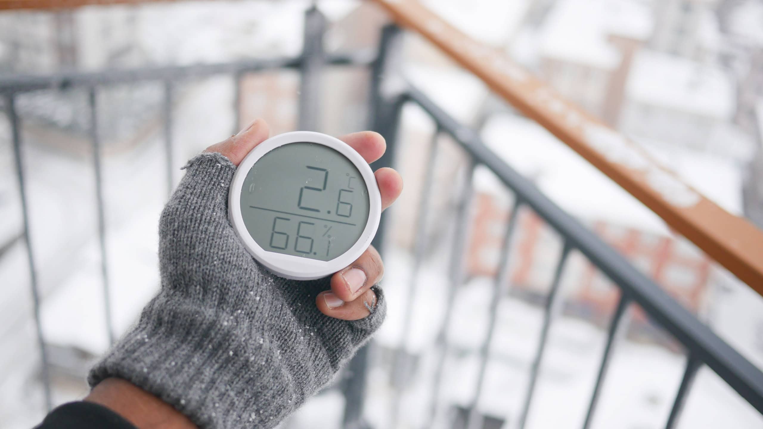 Measuring temperature and humidity on a snowy day