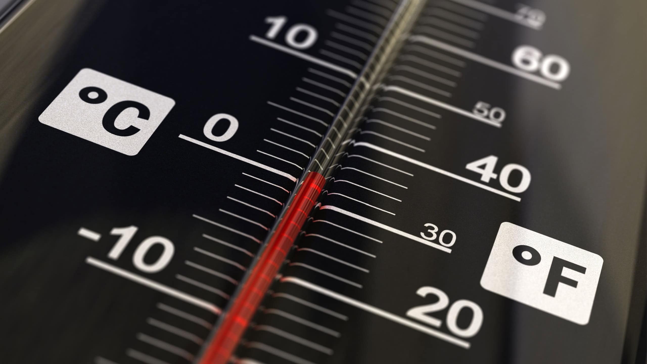 3d illustration of a thermometer to show the corelation betwwen 32 degrees Fahrenheit and 0 degree Celsius.