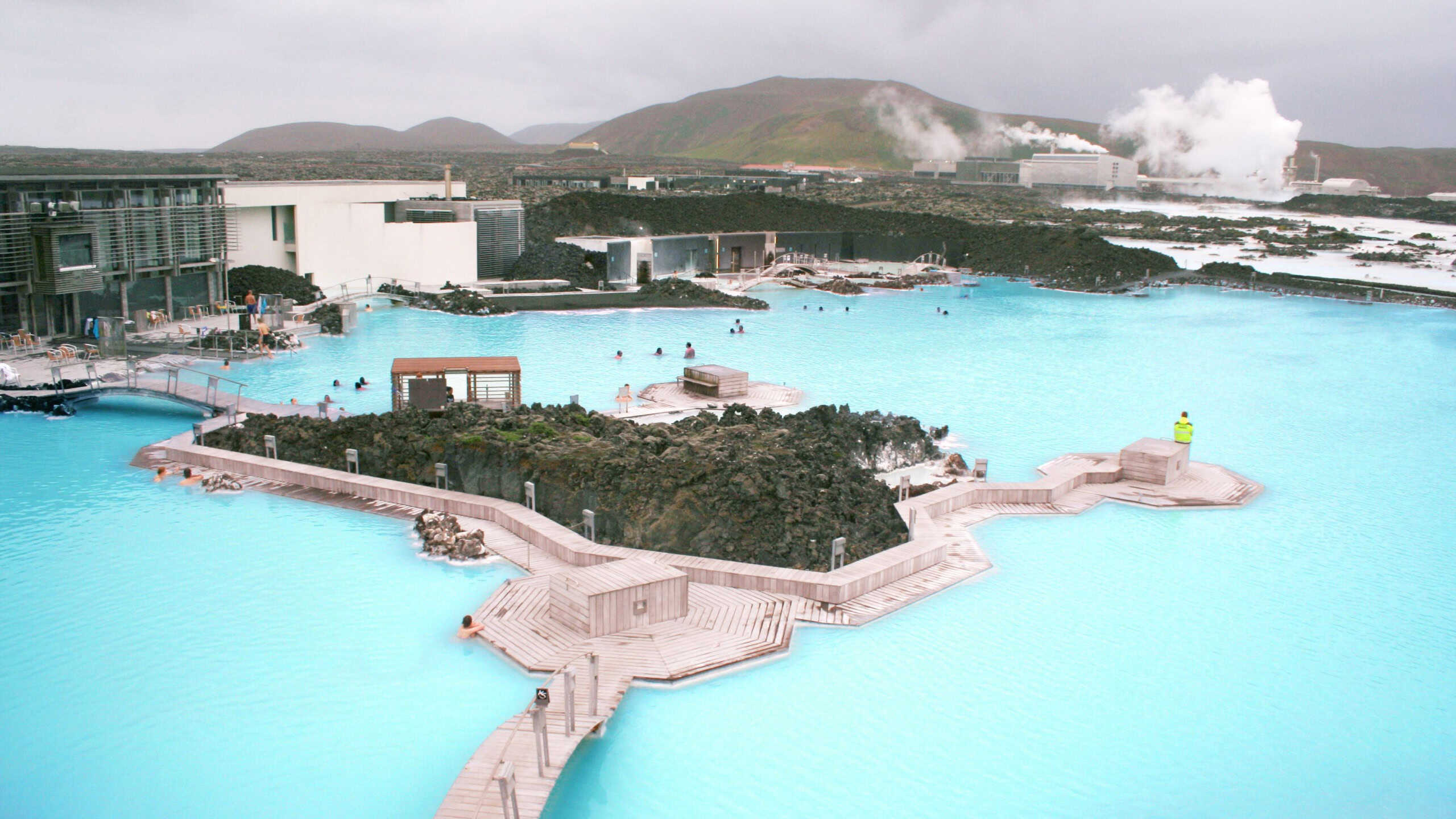 Blue lagoon geothermal hot spring in Iceland