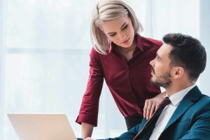 10 subtle things women do that men usually miss completely
