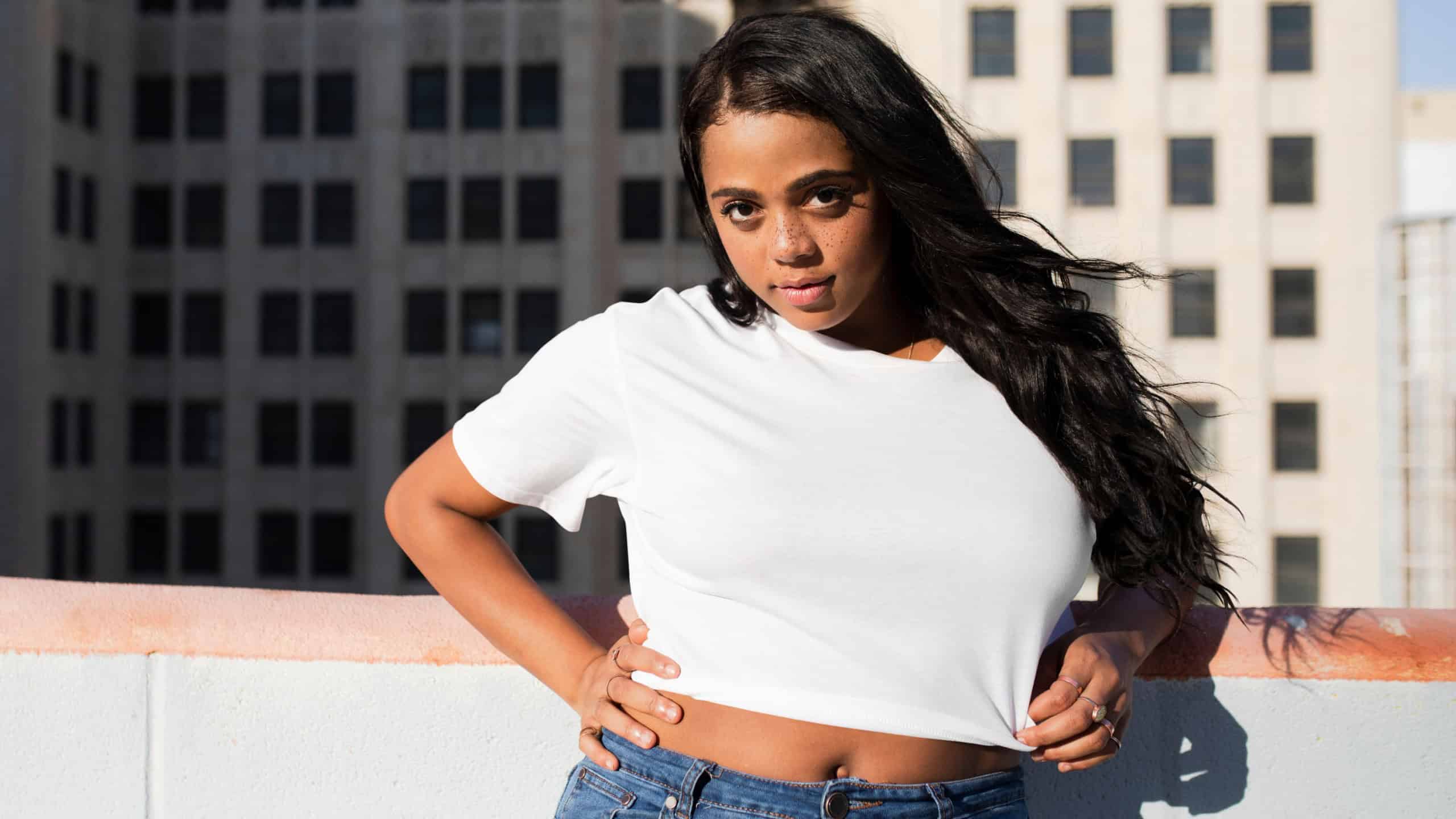 Minimal white crop top women's plus size street style apparel