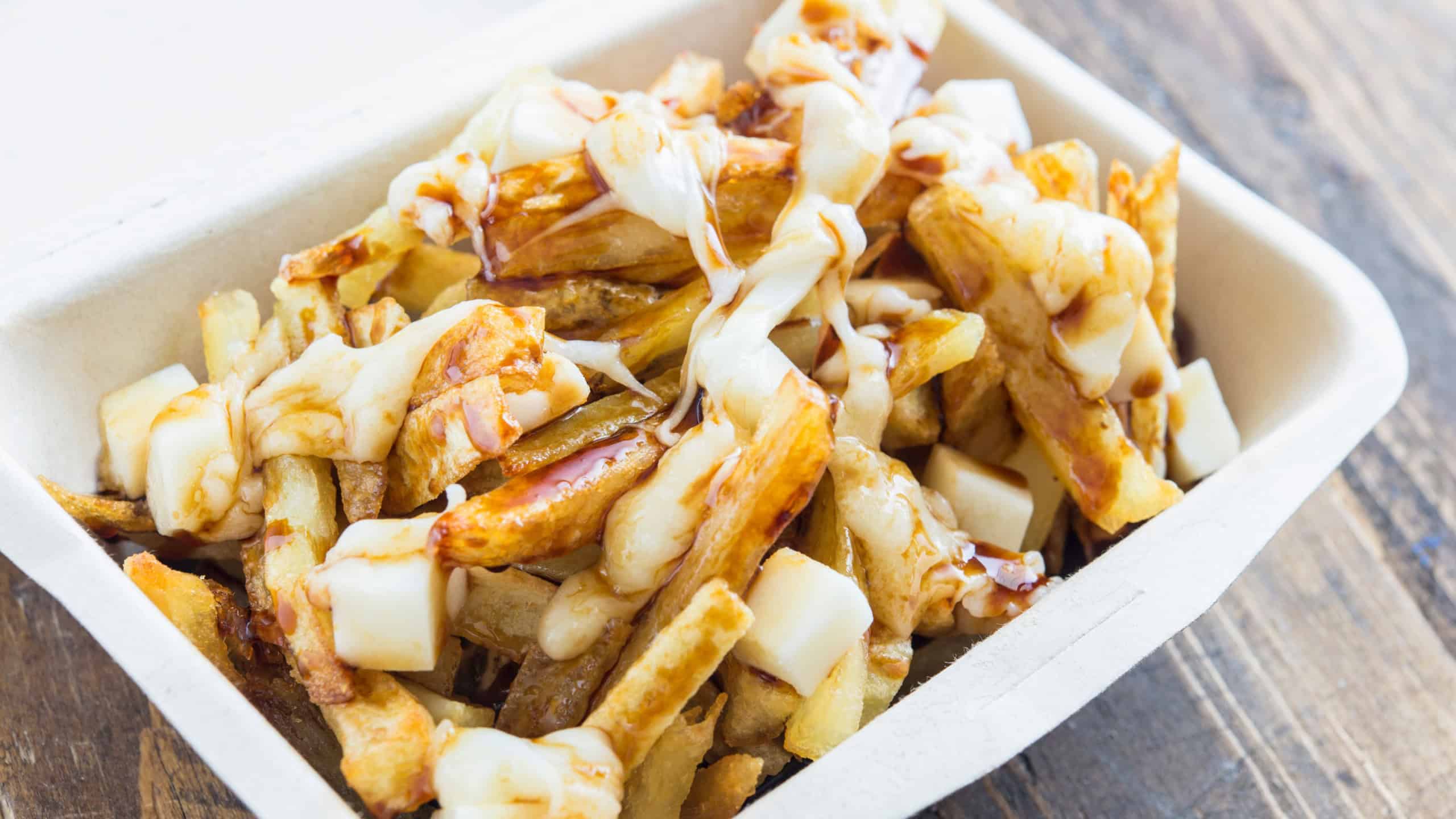 Chips potatoes fried and mozzarella
