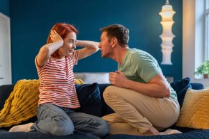 Ten common relationship red flags