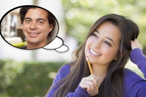 10 tiny behaviors that make someone hard to stop thinking about