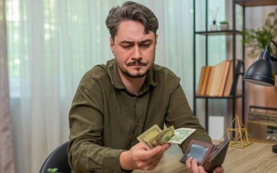 14 ‘small’ money habits making middle-class Canadians feel broke