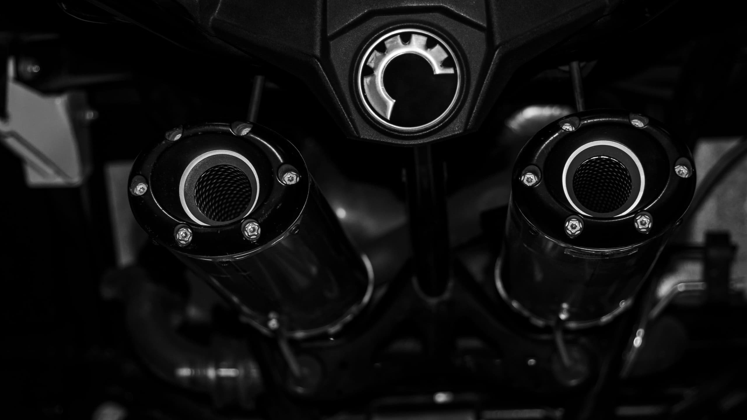 Twin exhaust pipe of car