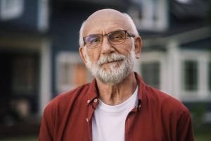 11 mistakes older men make that quietly reduce their attractiveness