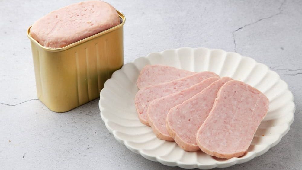 Luncheon meat sliced and served