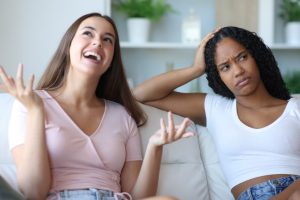11 signs someone close to you secretly hates you (but smiles to your face)