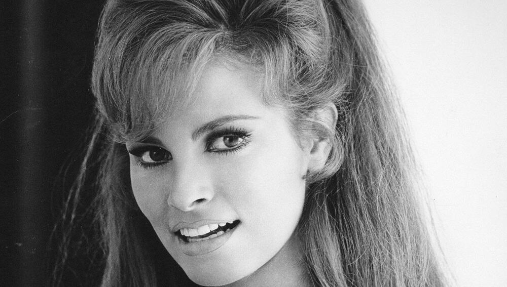 Raquel Welch, 1967 photo