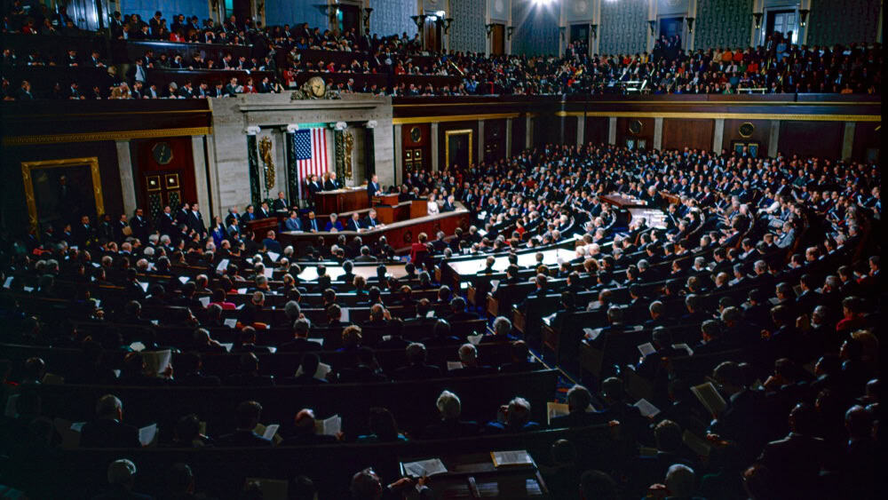 Washington DC, USA, January 28, 1992President George H.W. Bush delivers his last State of the Union address to a joint session of Congress. He mentioned the collapse of the Soviet Union, 