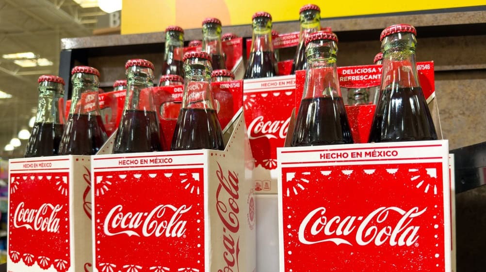 Los Angeles, CA - May 9, 2026: Coca Cola Glass Bottle Packs Hecho en Mexico Display on Grocery Store Shelf