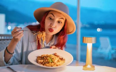 9 annoying traits of American tourists who dine abroad